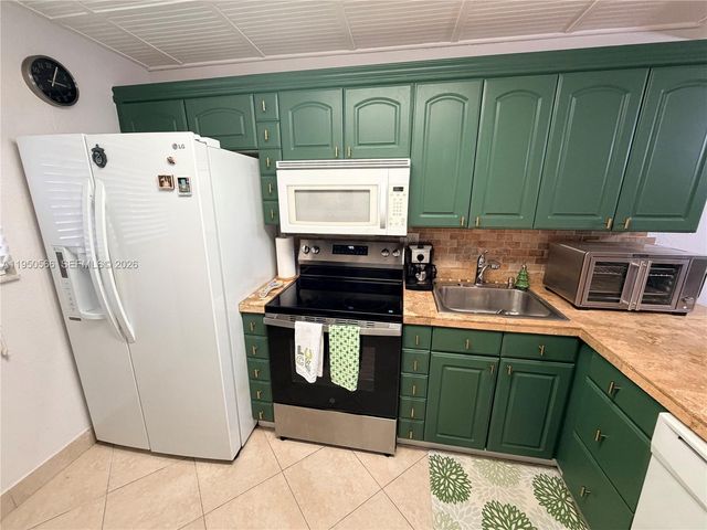 7080 Environ Boulevard 226, Lauderhill, FL 33319