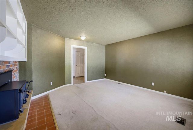 107 Felton St, Caldwell, ID 83605