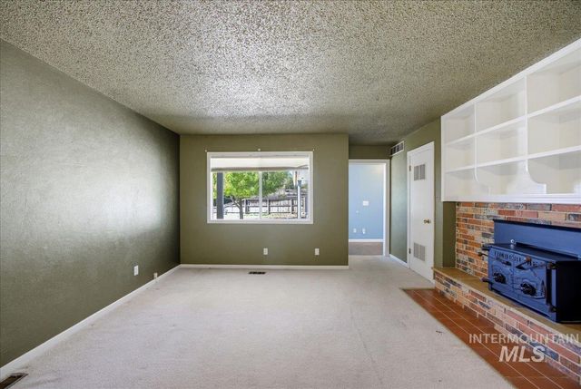107 Felton St, Caldwell, ID 83605