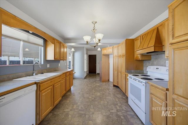 107 Felton St, Caldwell, ID 83605
