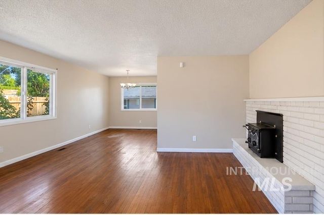 107 Felton St, Caldwell, ID 83605