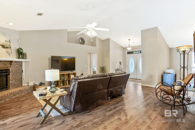 1956 Crown Point Boulevard, Pensacola, FL 32506