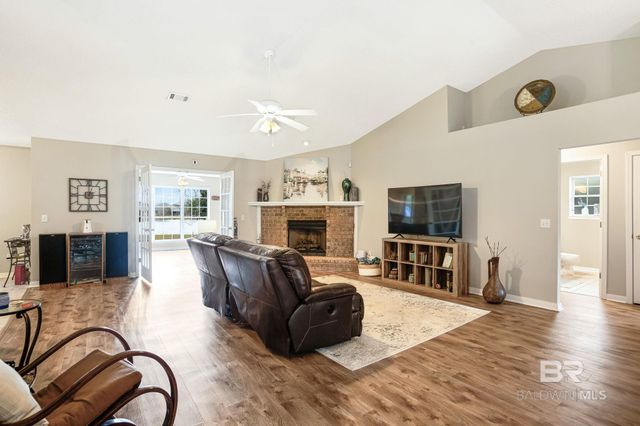 1956 Crown Point Boulevard, Pensacola, FL 32506