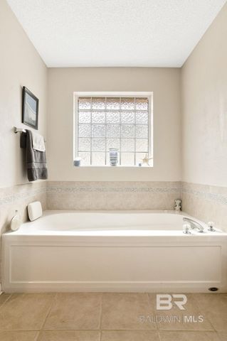 1956 Crown Point Boulevard, Pensacola, FL 32506