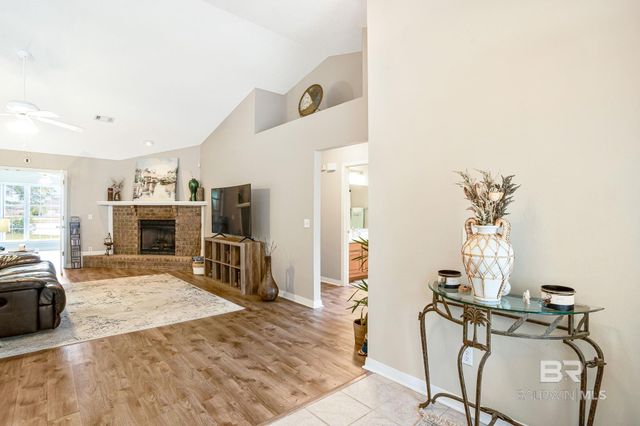 1956 Crown Point Boulevard, Pensacola, FL 32506