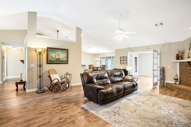 1956 Crown Point Boulevard, Pensacola, FL 32506