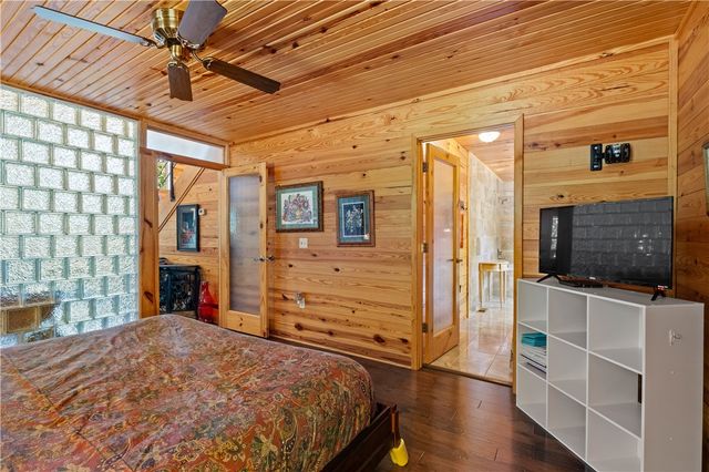 482 County Road 332, Eureka Springs, AR 72632