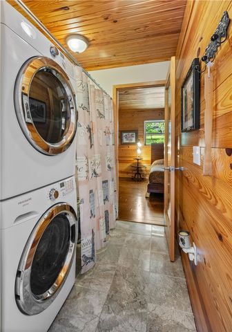 482 County Road 332, Eureka Springs, AR 72632