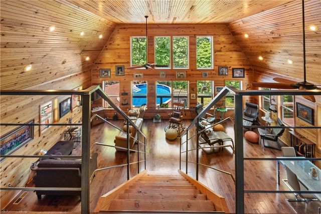 482 County Road 332, Eureka Springs, AR 72632