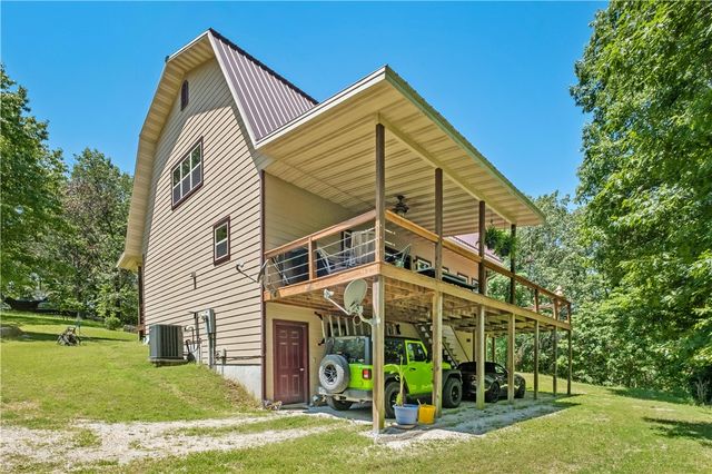 482 County Road 332, Eureka Springs, AR 72632
