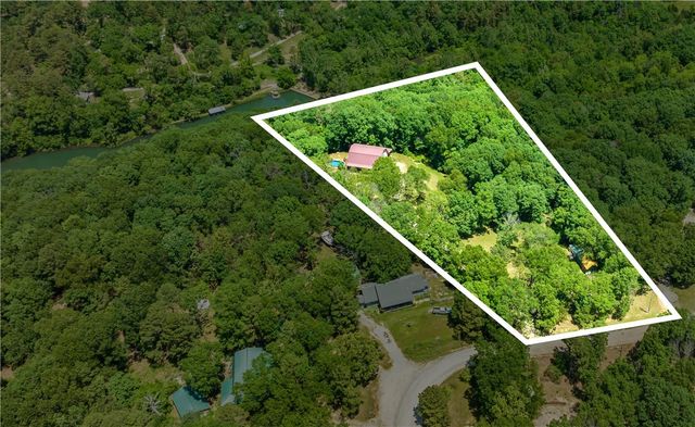 482 County Road 332, Eureka Springs, AR 72632