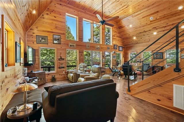 482 County Road 332, Eureka Springs, AR 72632