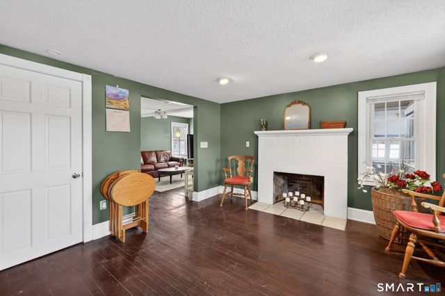 25 Greenwood Drive, Manchester, CT 06042