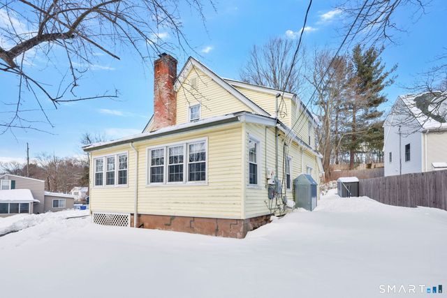 25 Greenwood Drive, Manchester, CT 06042