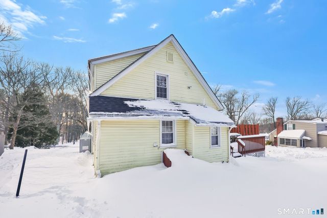 25 Greenwood Drive, Manchester, CT 06042