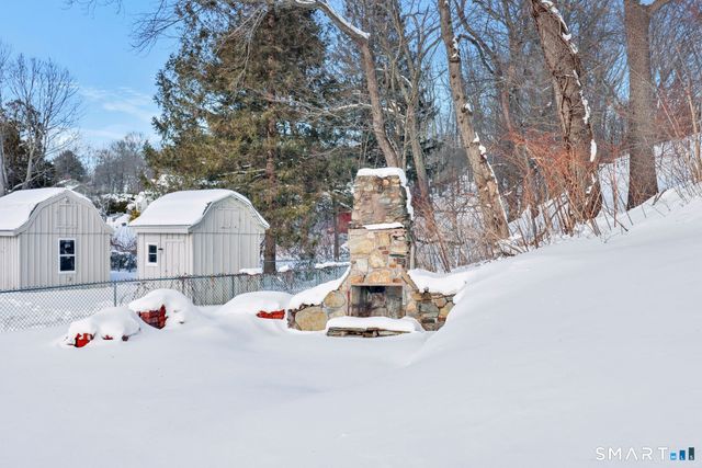 25 Greenwood Drive, Manchester, CT 06042