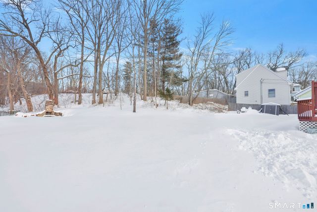 25 Greenwood Drive, Manchester, CT 06042