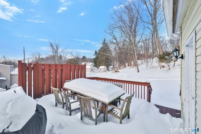 25 Greenwood Drive, Manchester, CT 06042