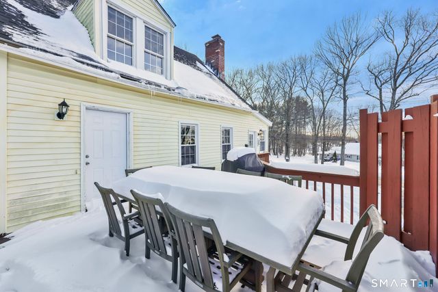 25 Greenwood Drive, Manchester, CT 06042