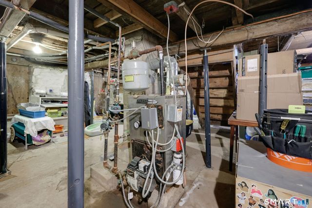 25 Greenwood Drive, Manchester, CT 06042