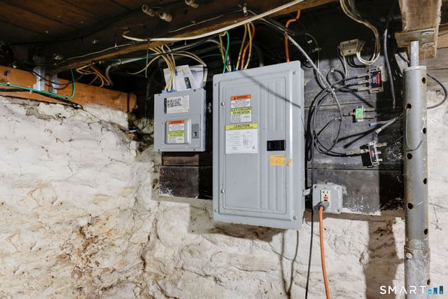 25 Greenwood Drive, Manchester, CT 06042