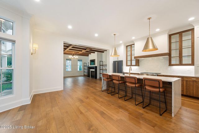 6225 Mistflower Cir, Prospect, KY 40059