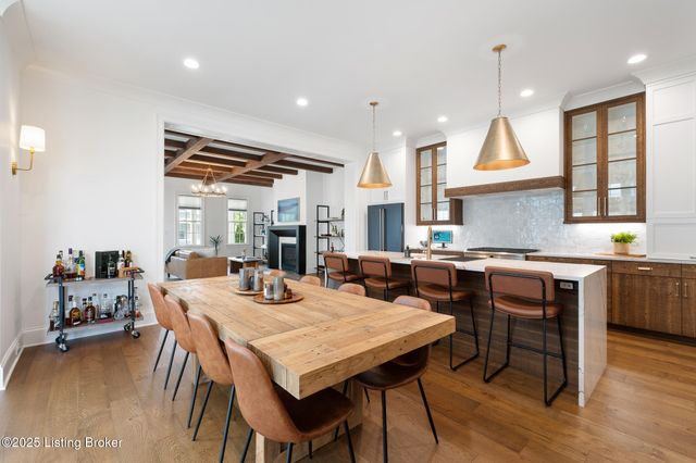 6225 Mistflower Cir, Prospect, KY 40059