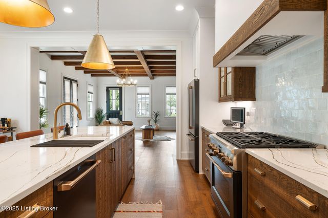 6225 Mistflower Cir, Prospect, KY 40059