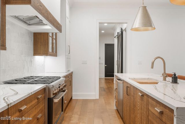 6225 Mistflower Cir, Prospect, KY 40059