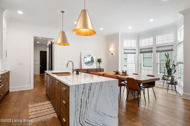 6225 Mistflower Cir, Prospect, KY 40059