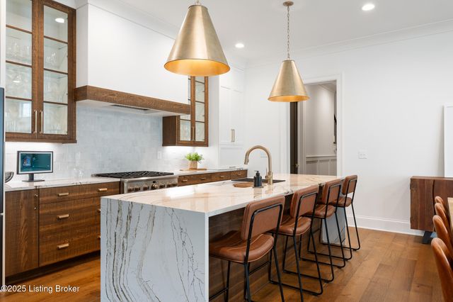 6225 Mistflower Cir, Prospect, KY 40059