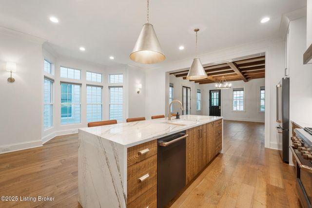 6225 Mistflower Cir, Prospect, KY 40059