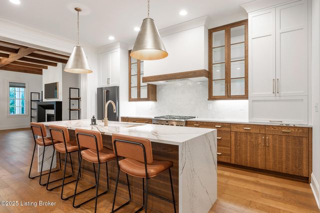 6225 Mistflower Cir, Prospect, KY 40059