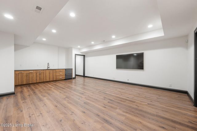 6225 Mistflower Cir, Prospect, KY 40059