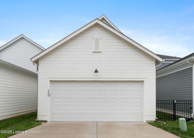 6225 Mistflower Cir, Prospect, KY 40059