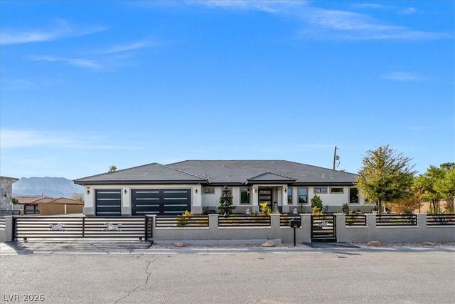 8685 West HAMMER Lane, Las Vegas, NV 89149