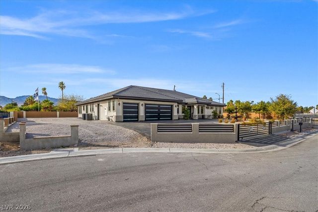 8685 West HAMMER Lane, Las Vegas, NV 89149