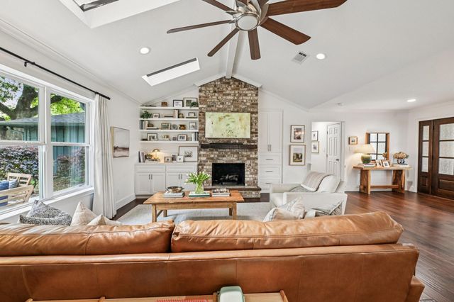 11403 Valley Spring Drive, Houston, TX 77043