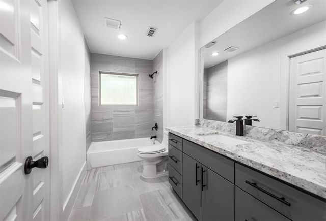 7702 Richmond Ave Avenue, Houston, TX 77063