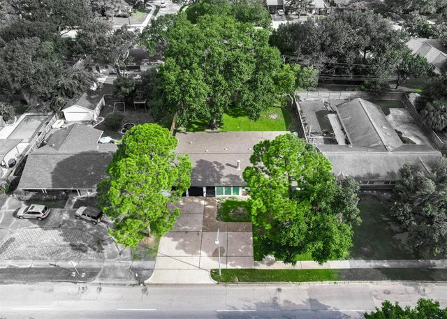 7702 Richmond Ave Avenue, Houston, TX 77063