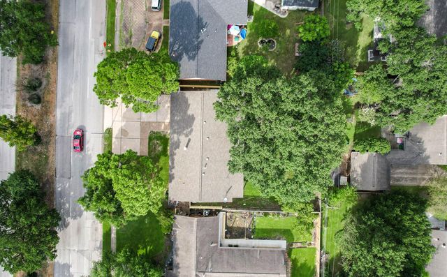 7702 Richmond Ave Avenue, Houston, TX 77063