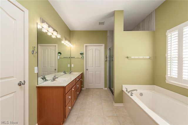 7812 Rockdove Lane, Concord Twp, OH 44077