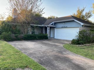 3002 Avanti Court, Pearland, TX 77584