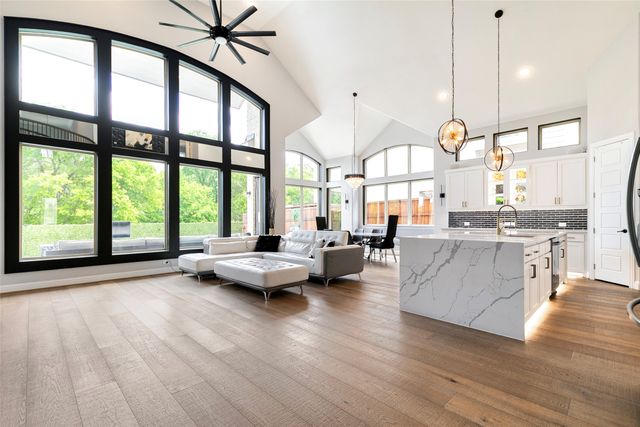 4901 Meadow Creek Drive, Mckinney, TX 75070