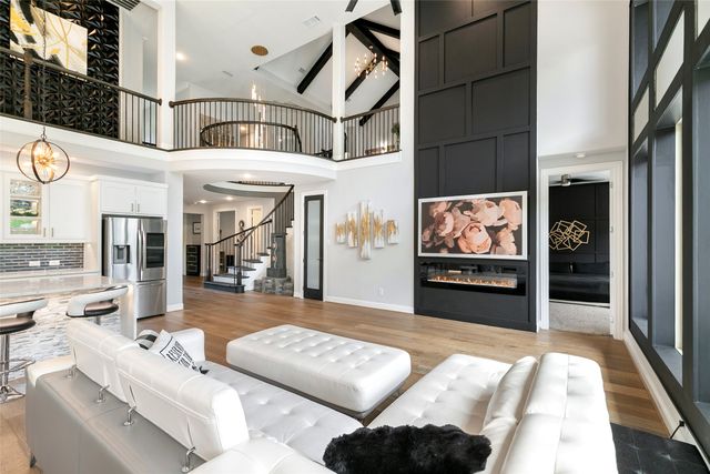 4901 Meadow Creek Drive, Mckinney, TX 75070