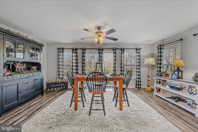 43 SCARBORO DR, Bunker Hill, WV 25413