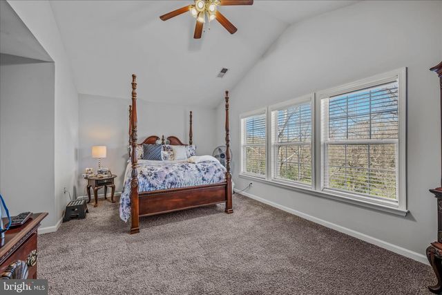 43 SCARBORO DR, Bunker Hill, WV 25413