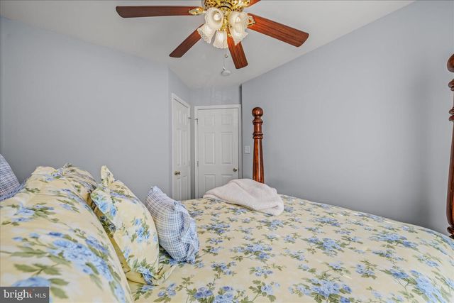 43 SCARBORO DR, Bunker Hill, WV 25413