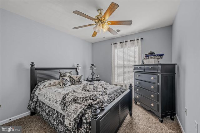 43 SCARBORO DR, Bunker Hill, WV 25413