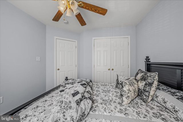 43 SCARBORO DR, Bunker Hill, WV 25413